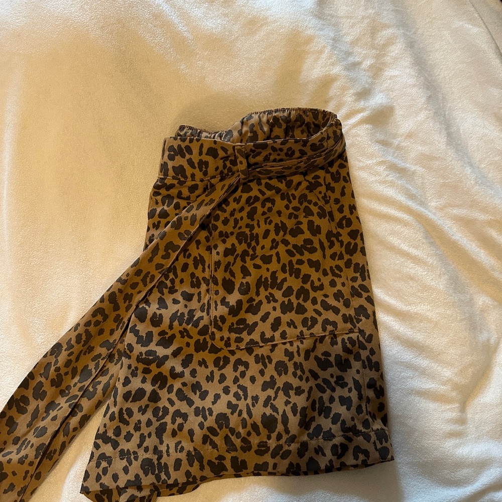 New day shorts size M